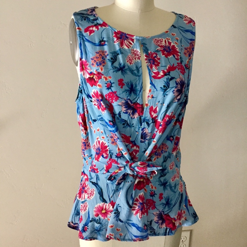 Willow & Clay Sleeveless Top Size M